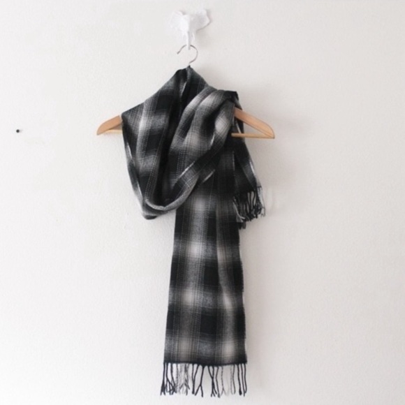 Old Navy Other - NWT Old Navy Plaid Flannel Soft Long Scarf with Fridge Hem L418